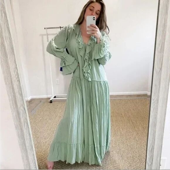 Free people  - Picture 1 of 14